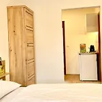 Katrca Bezigrad * Ljubljana