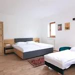 Katrca Bezigrad Apartman *