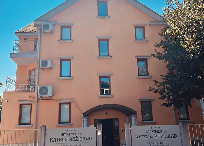 Katrca Bezigrad * Ljubljana
