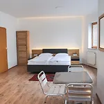 Katrca Bezigrad לובליאנה