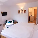 Katrca Bezigrad * לובליאנה