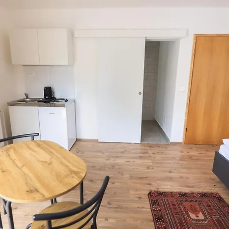 Katrca Bezigrad Apartmán *