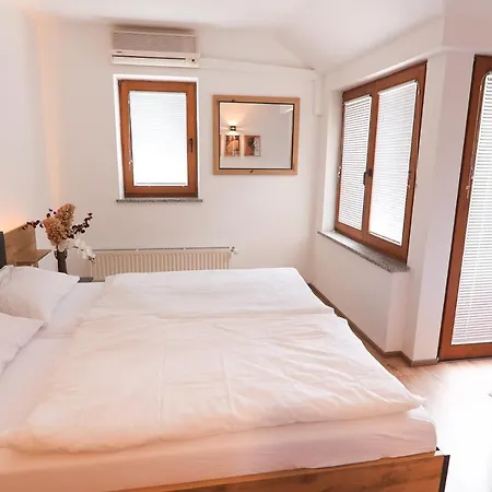 Katrca Bezigrad Ljubljana