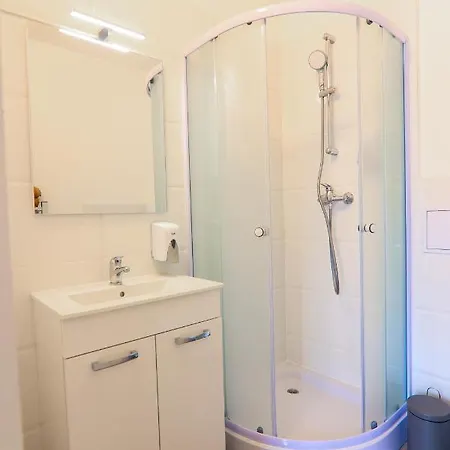 Katrca Bezigrad Ljubljana