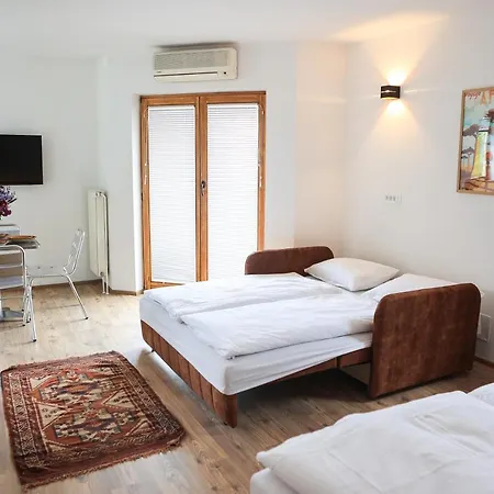 Katrca Bezigrad Ljubljana