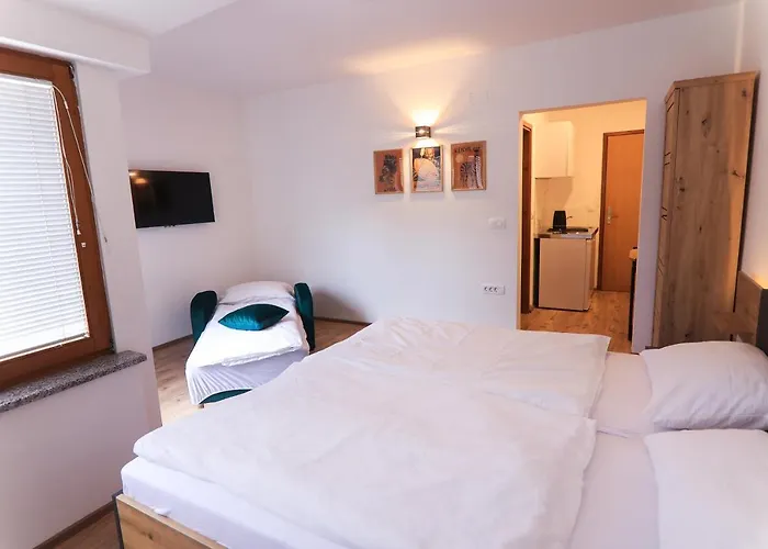 Katrca Bezigrad * Lubiana