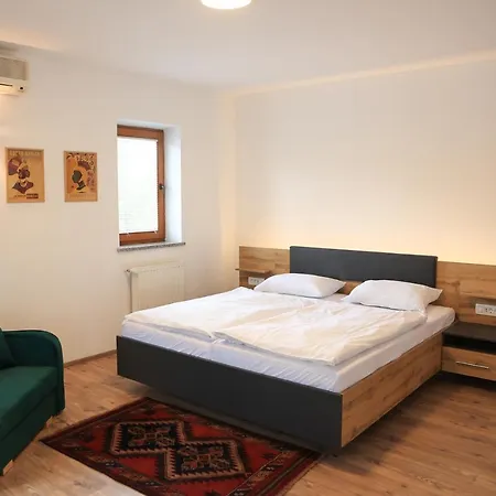 Katrca Bezigrad * Liubliana