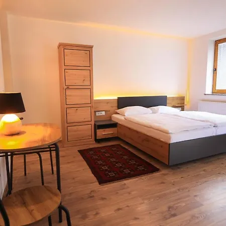 Katrca Bezigrad * Liubliana