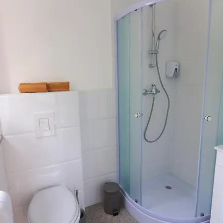 Katrca Bezigrad * Liubliana